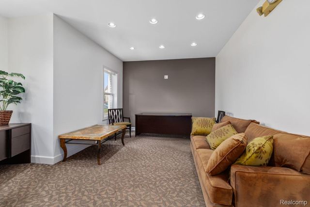 11650 Weingartz West, Utica, MI 48315