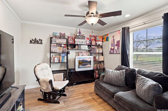 152 SYRAH ST, La Vernia, TX 78121