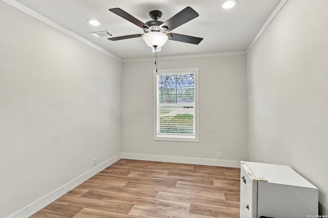 152 SYRAH ST, La Vernia, TX 78121