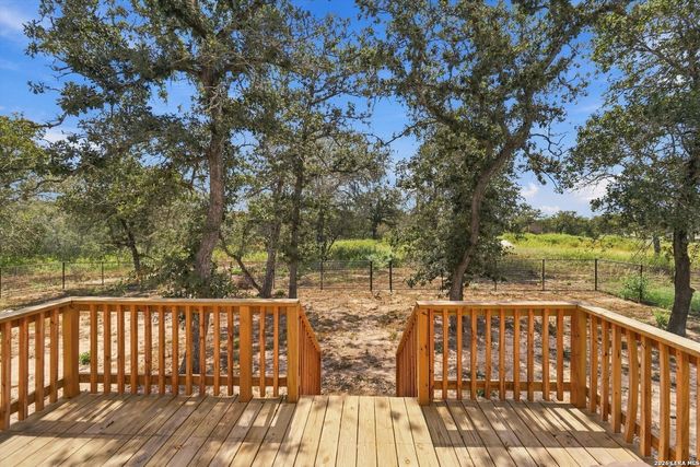 152 SYRAH ST, La Vernia, TX 78121