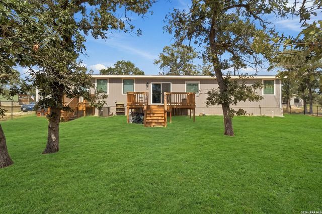 152 SYRAH ST, La Vernia, TX 78121