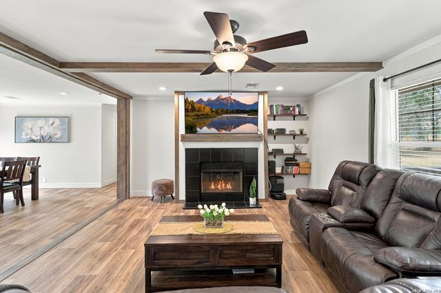 152 SYRAH ST, La Vernia, TX 78121