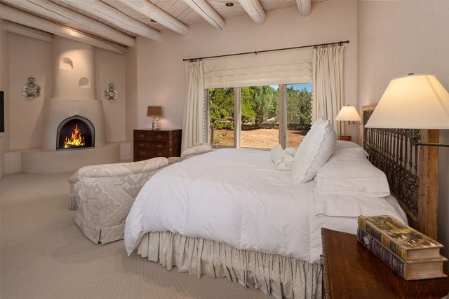 19 Black Mesa, Santa Fe, NM 87506