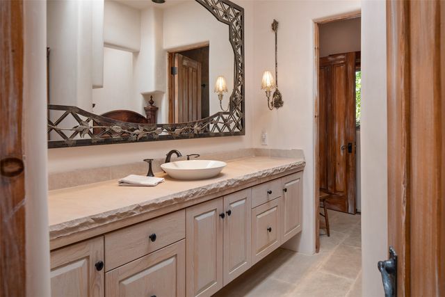 19 Black Mesa, Santa Fe, NM 87506