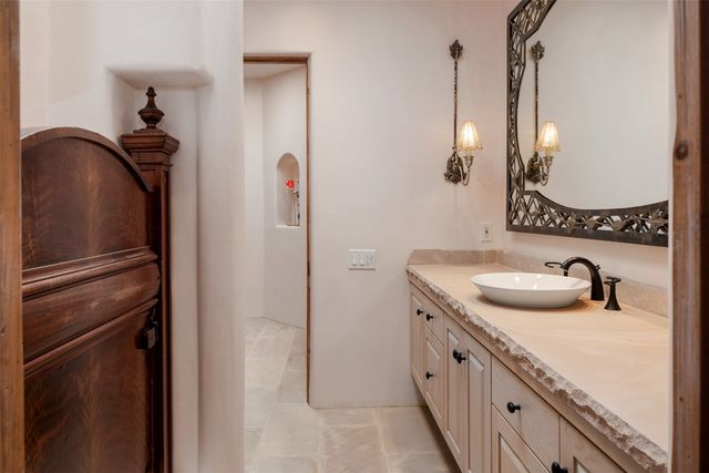19 Black Mesa, Santa Fe, NM 87506