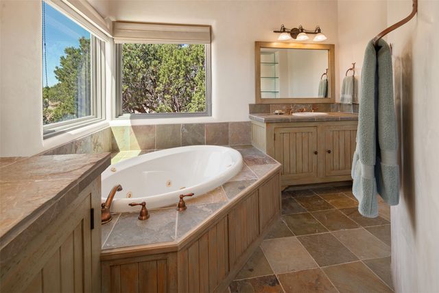 19 Black Mesa, Santa Fe, NM 87506