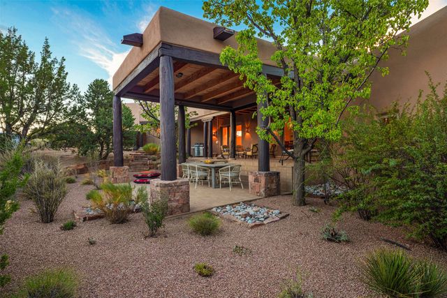 19 Black Mesa, Santa Fe, NM 87506