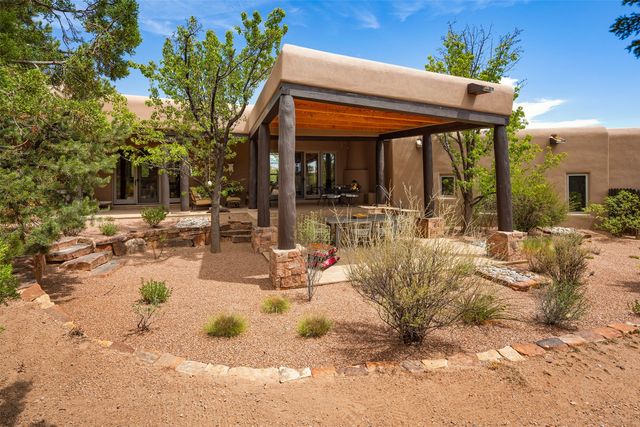 19 Black Mesa, Santa Fe, NM 87506