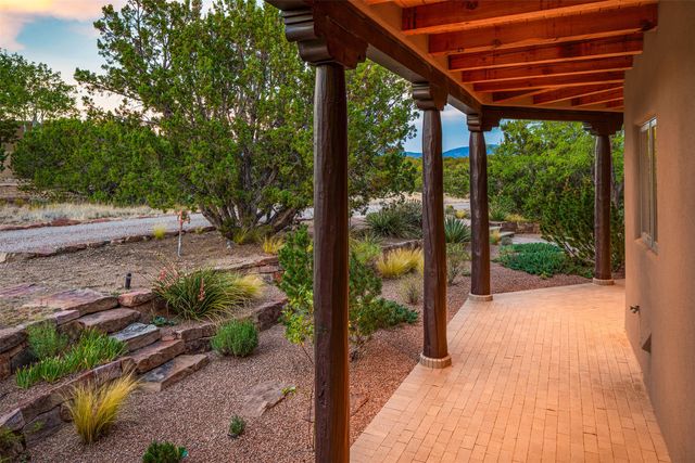 19 Black Mesa, Santa Fe, NM 87506