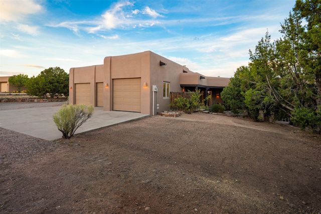 19 Black Mesa, Santa Fe, NM 87506