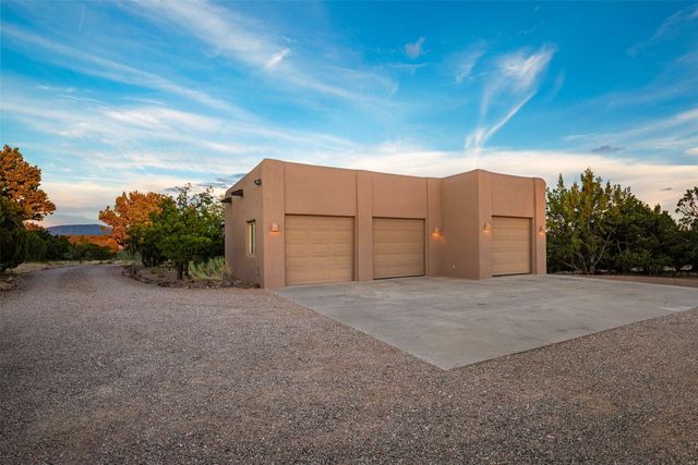 19 Black Mesa, Santa Fe, NM 87506