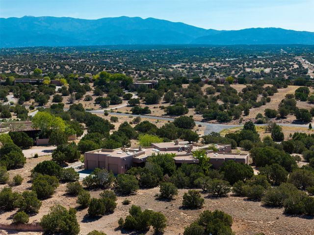 19 Black Mesa, Santa Fe, NM 87506