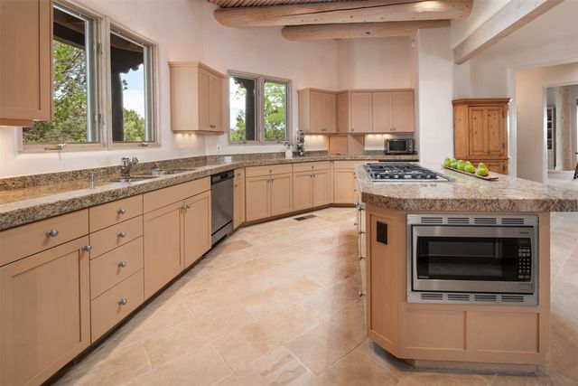 19 Black Mesa, Santa Fe, NM 87506