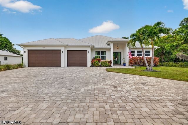 27150 Rue De Paix, Bonita Springs, FL 34135