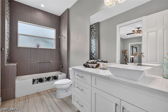 27150 Rue De Paix, Bonita Springs, FL 34135