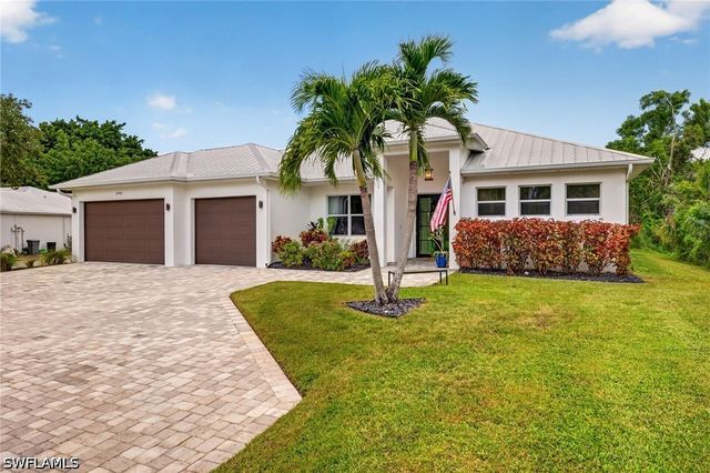 27150 Rue De Paix, Bonita Springs, FL 34135
