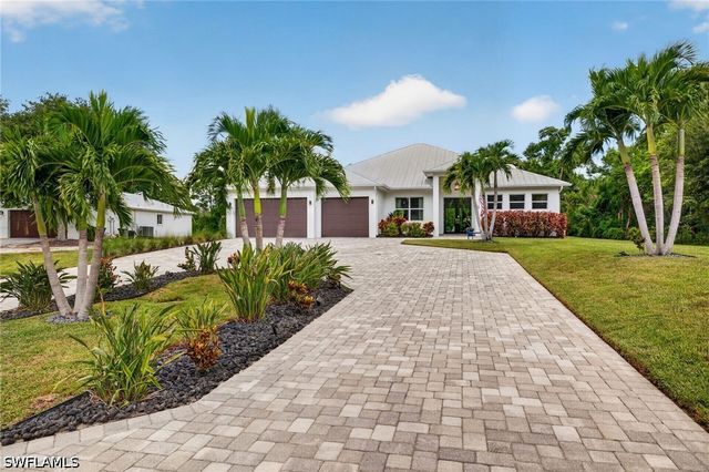 27150 Rue De Paix, Bonita Springs, FL 34135