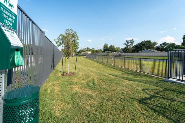 1690 North Loop 387, Houston, TX 77009