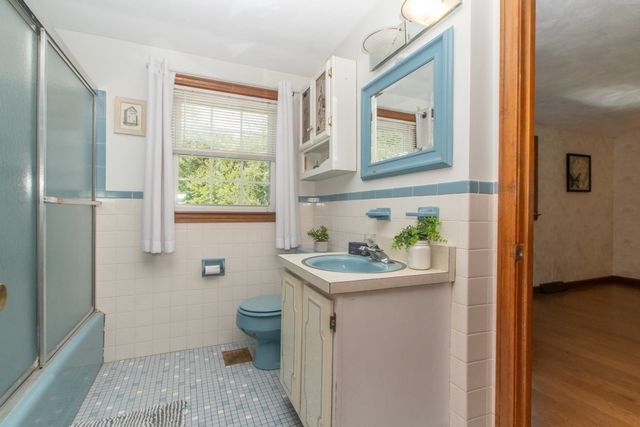 15 Marrett Rd, Burlington, MA 01803