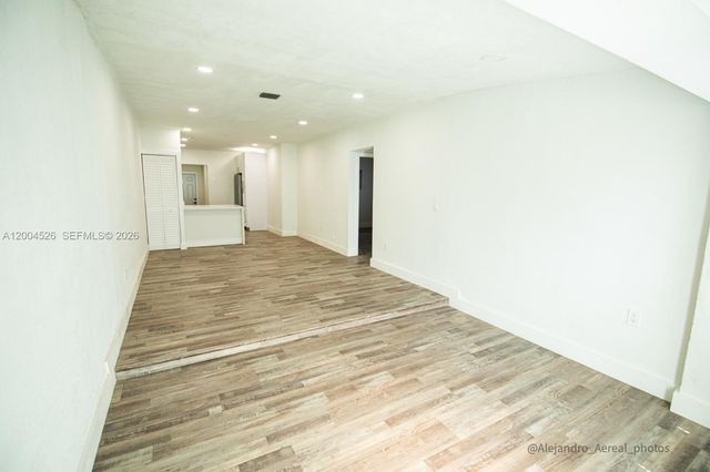 3045 SW 21st St, Miami, FL 33145