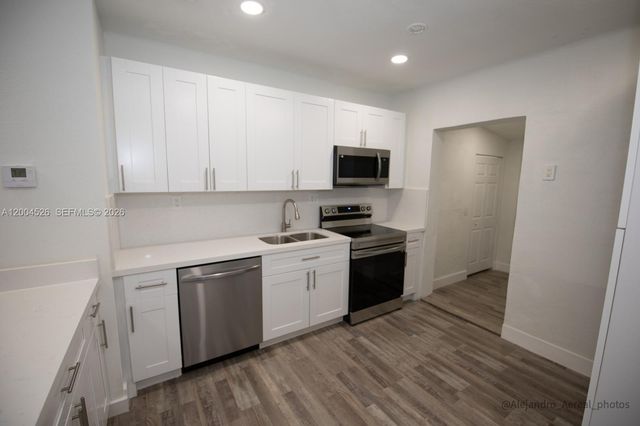 3045 SW 21st St, Miami, FL 33145