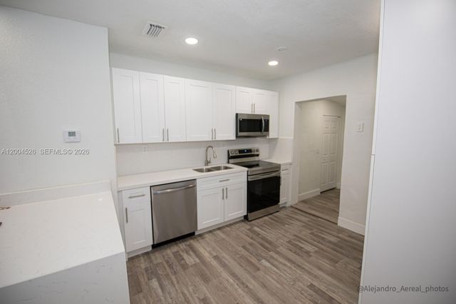 3045 SW 21st St, Miami, FL 33145