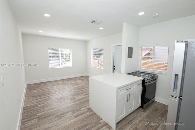 3045 SW 21st St, Miami, FL 33145