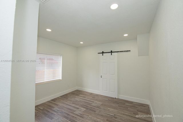 3045 SW 21st St, Miami, FL 33145