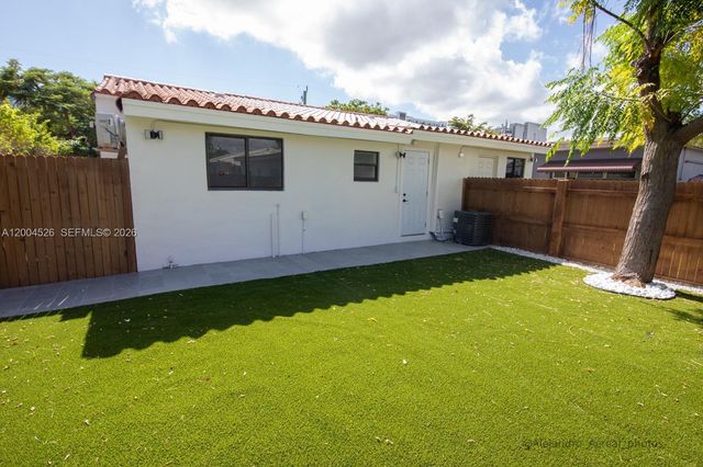 3045 SW 21st St, Miami, FL 33145