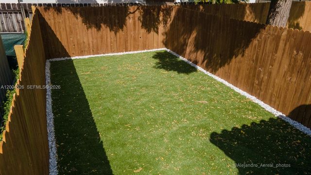 3045 SW 21st St, Miami, FL 33145