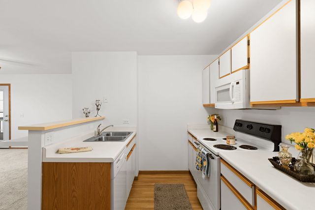 410 Cunat Boulevard 2G, Richmond, IL 60071