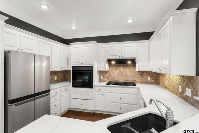 100 CR 4426, Mount Pleasant, TX 75455