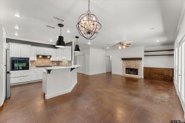 100 CR 4426, Mount Pleasant, TX 75455