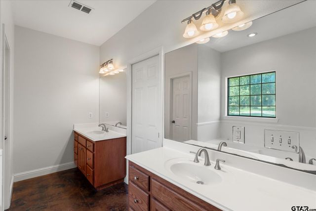 100 CR 4426, Mount Pleasant, TX 75455
