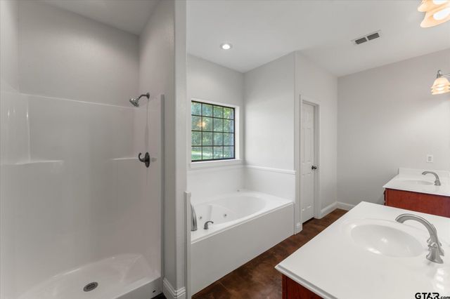 100 CR 4426, Mount Pleasant, TX 75455