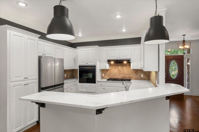 100 CR 4426, Mount Pleasant, TX 75455