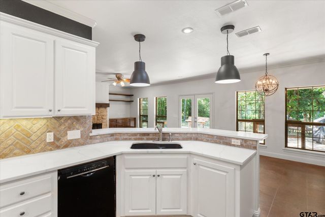 100 CR 4426, Mount Pleasant, TX 75455