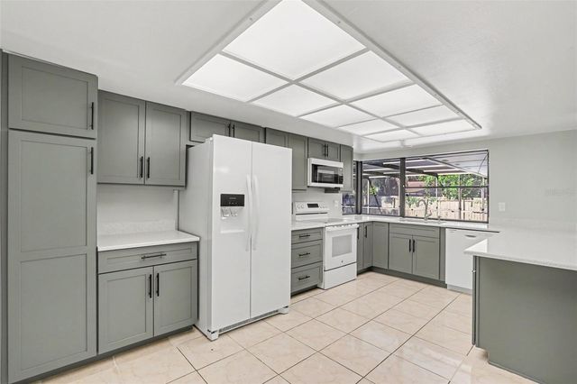 648 BUA DRIVE, Temple Terrace, FL 33617