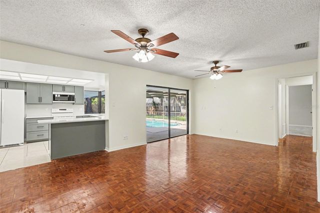 648 BUA DRIVE, Temple Terrace, FL 33617