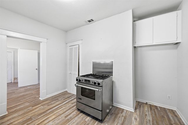 526 S Clinton Avenue, Dallas, TX 75208