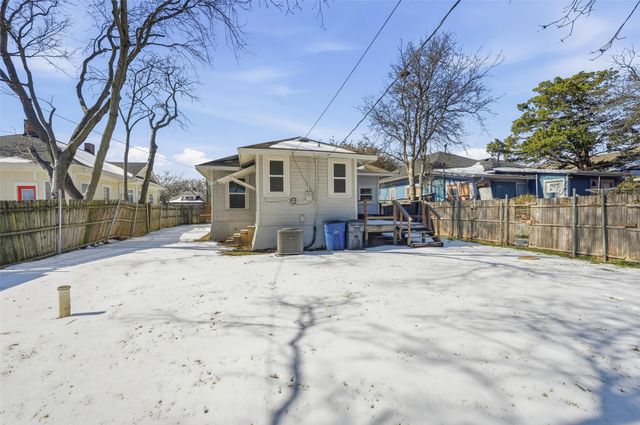 526 S Clinton Avenue, Dallas, TX 75208