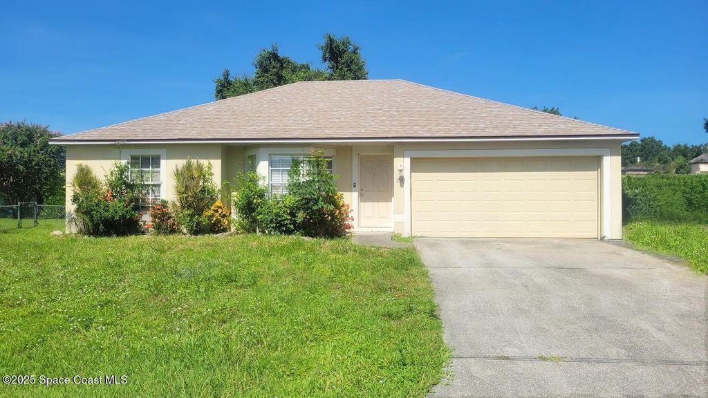 210 Bordeaux Avenue NE, Palm Bay, FL 32907