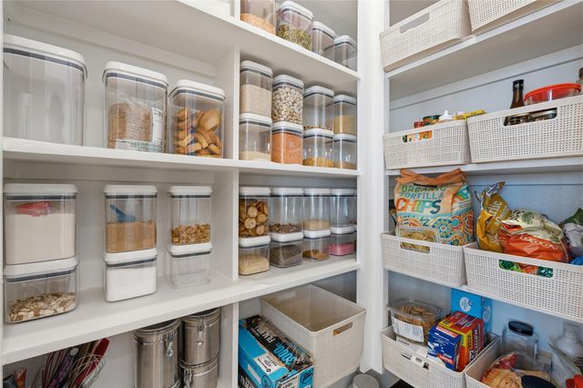 416 Bartlett Street, Webster, TX 77598