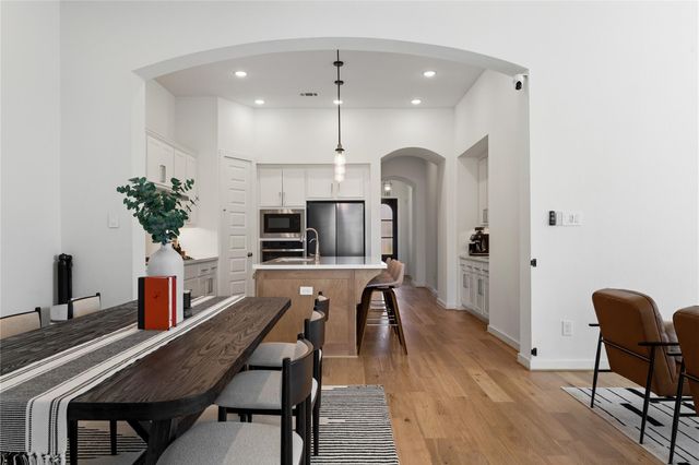 416 Bartlett Street, Webster, TX 77598