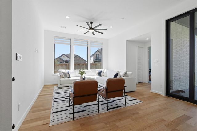 416 Bartlett Street, Webster, TX 77598