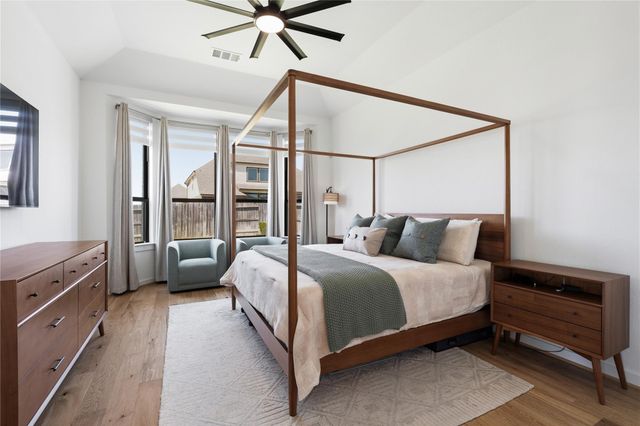 416 Bartlett Street, Webster, TX 77598