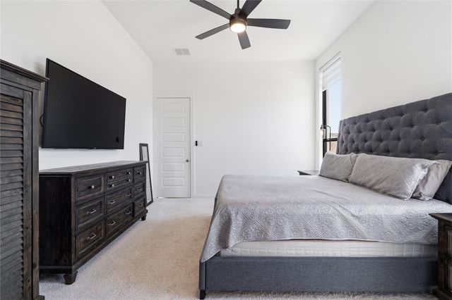 416 Bartlett Street, Webster, TX 77598