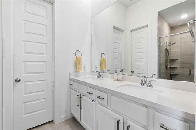 416 Bartlett Street, Webster, TX 77598