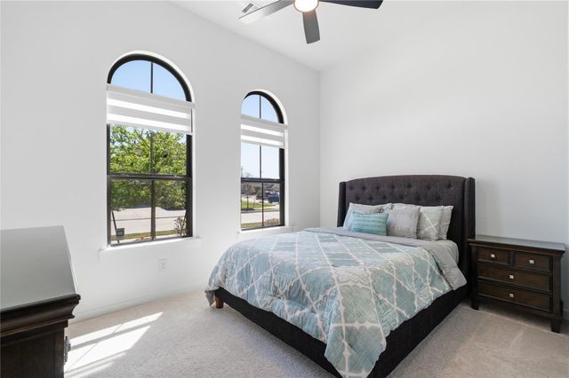 416 Bartlett Street, Webster, TX 77598