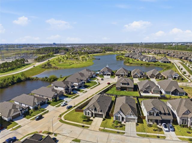 416 Bartlett Street, Webster, TX 77598